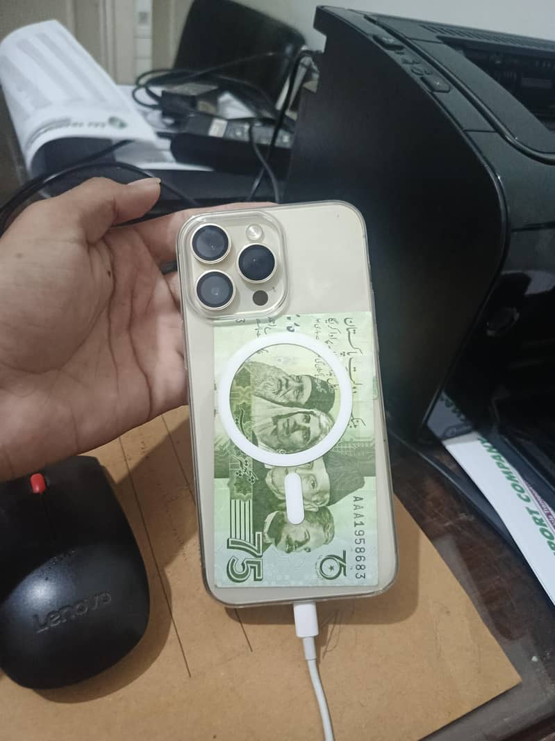 Apple iPhone 14 Pro Max 1