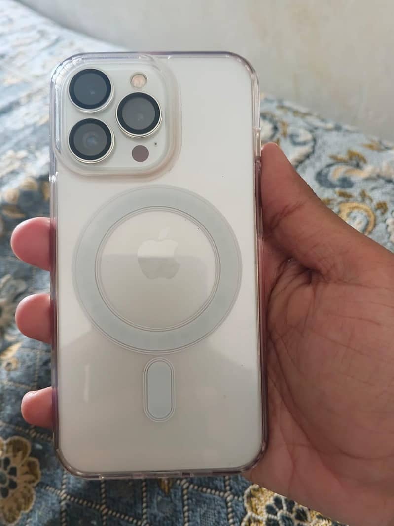 Apple iPhone 13 Pro 4