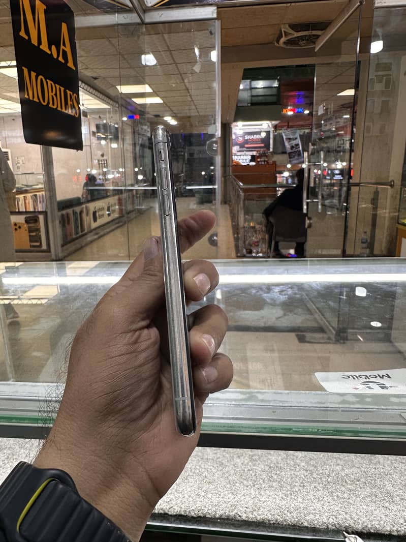 iPhone x pta 256 4