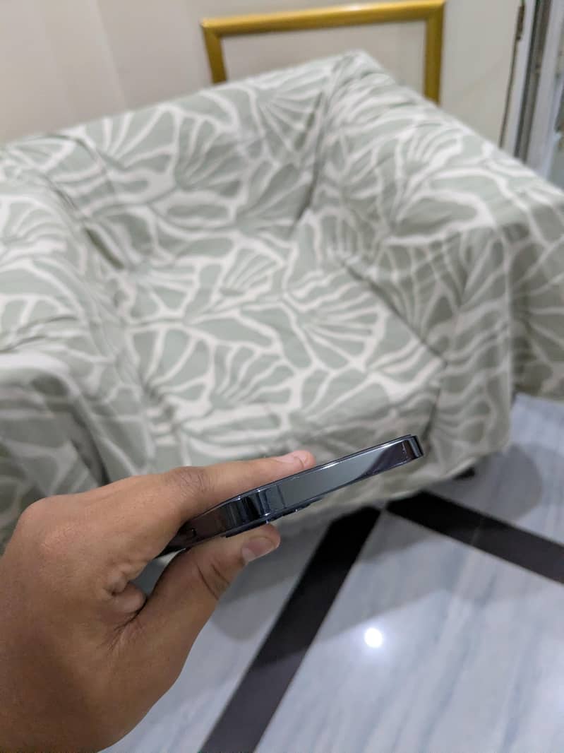 Apple iPhone 12 Pro 2