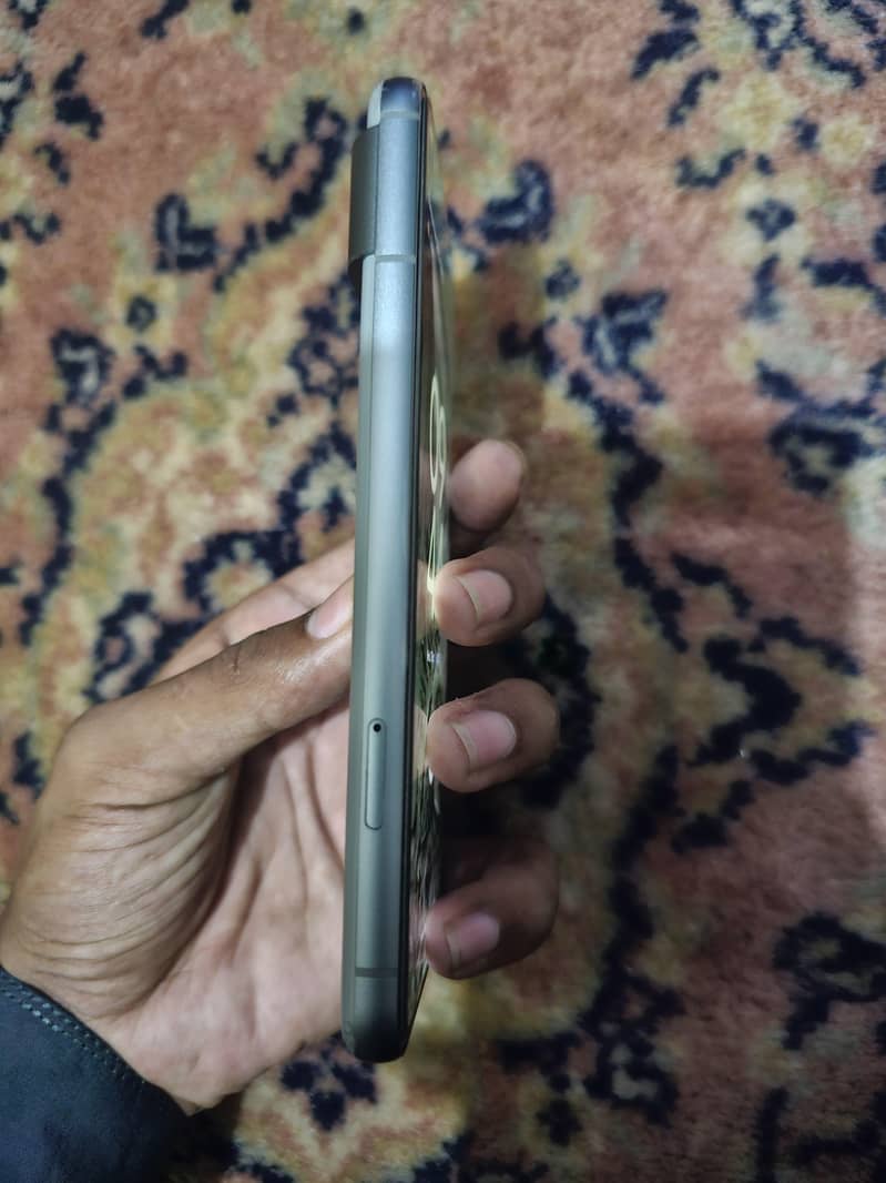 Google Pixel 8 lush condition 5