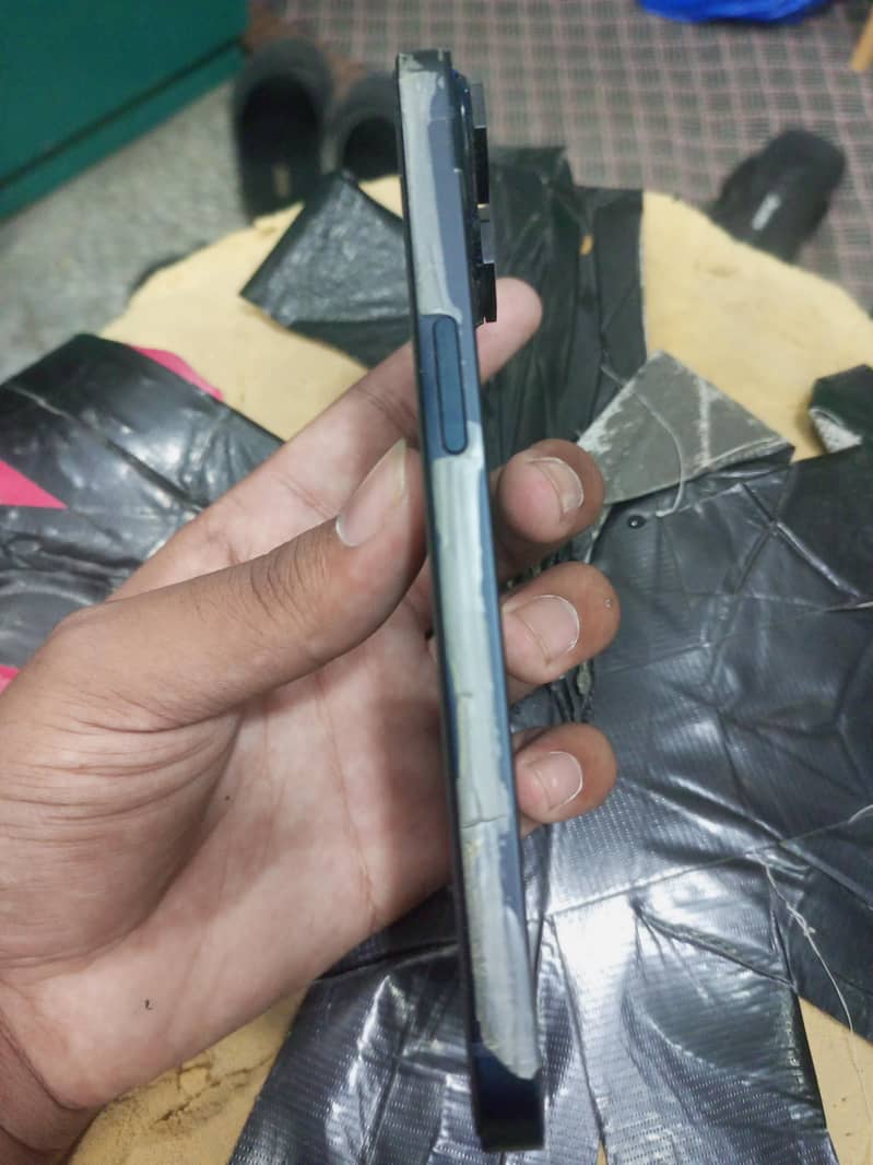 Apple iPhone 14 3