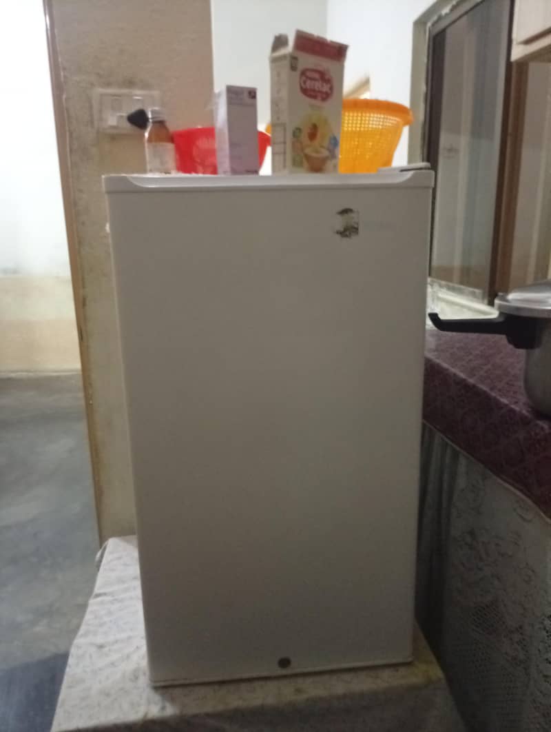 mini fridge 6