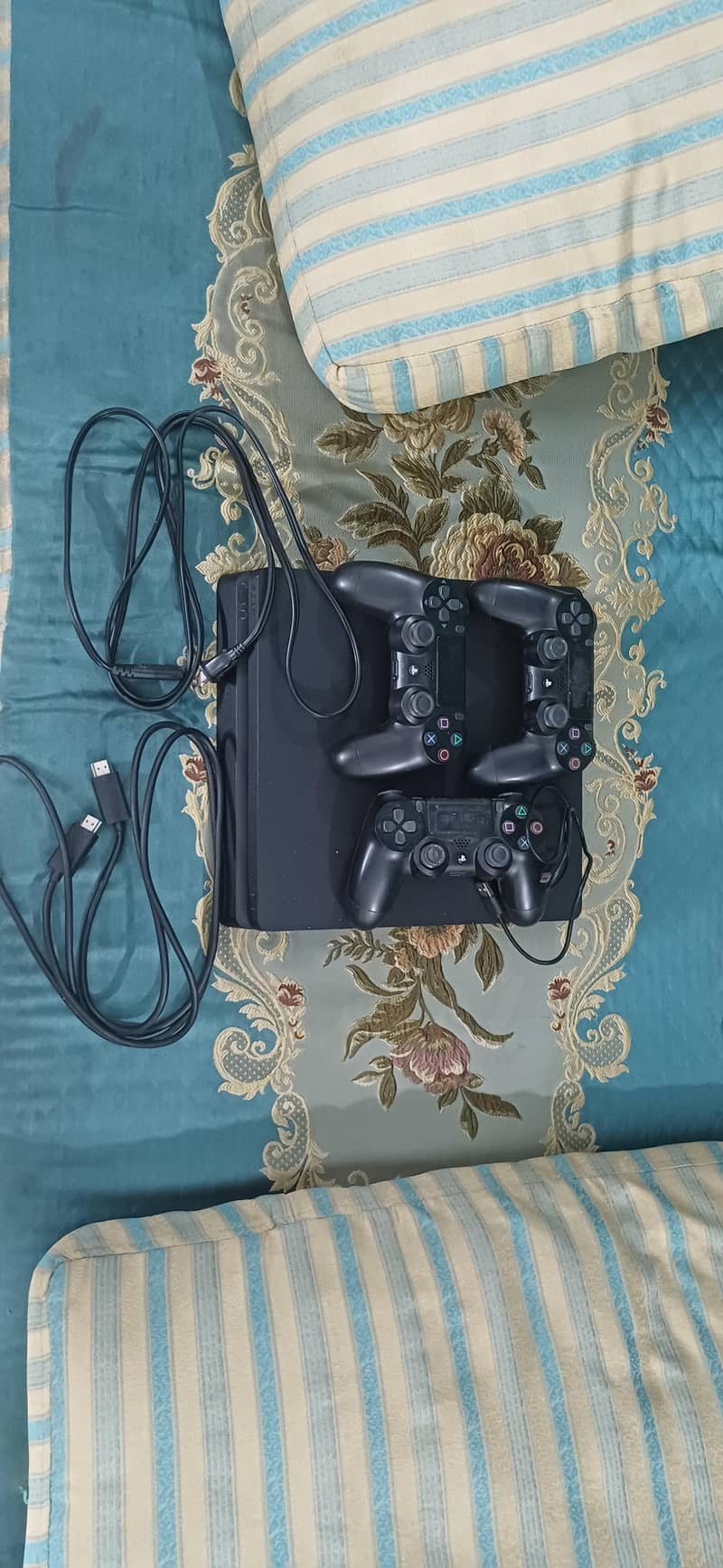 ps4 slim 1