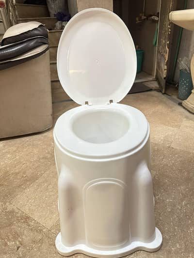 Plastic Commode Seat