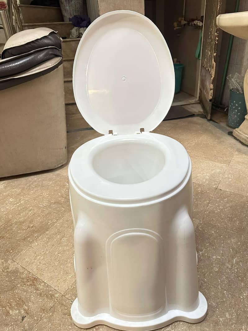 Plastic Commode Seat 0