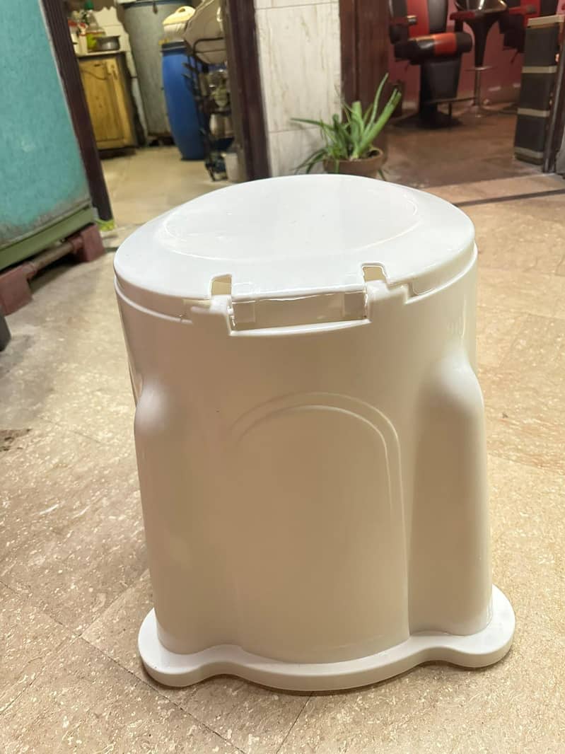 Plastic Commode Seat 3
