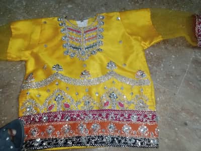 2 sharary for sale  1 years girl. used like new 1 time used