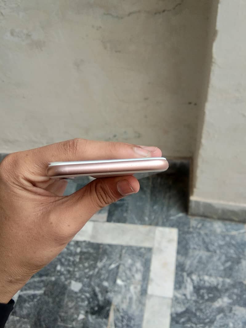 Apple iPhone 8 5