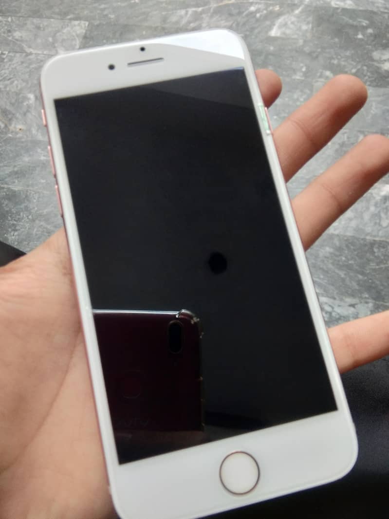 Apple iPhone 8 6