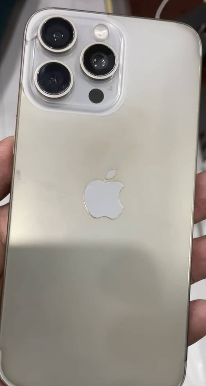 Apple iPhone 15 Pro Max 0