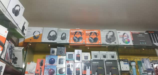 AKZ 617BT Wireless Super Bass Headphones with LED Display