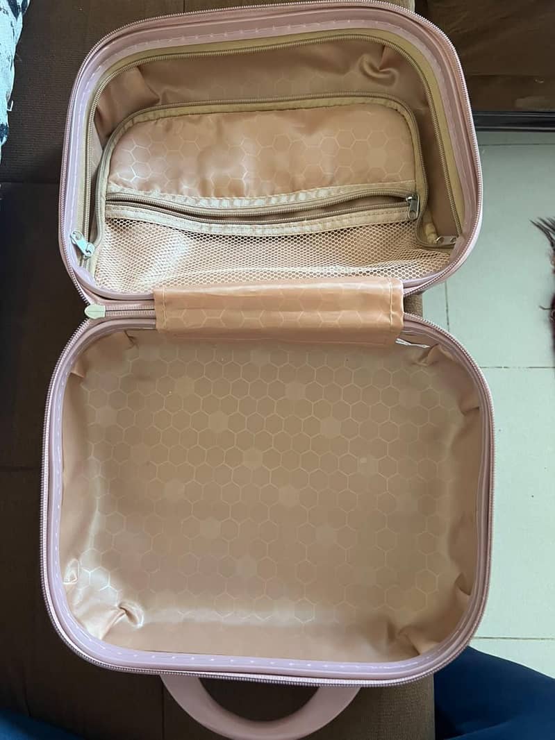 make up bag 2