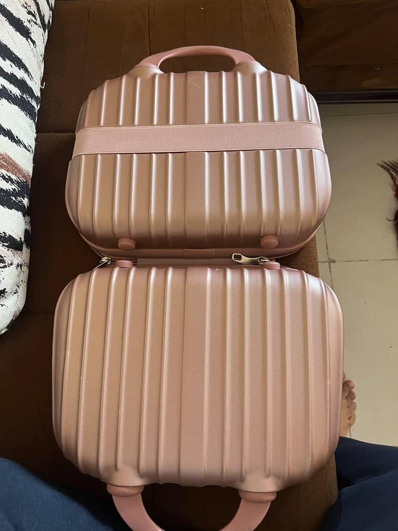 make up bag 3