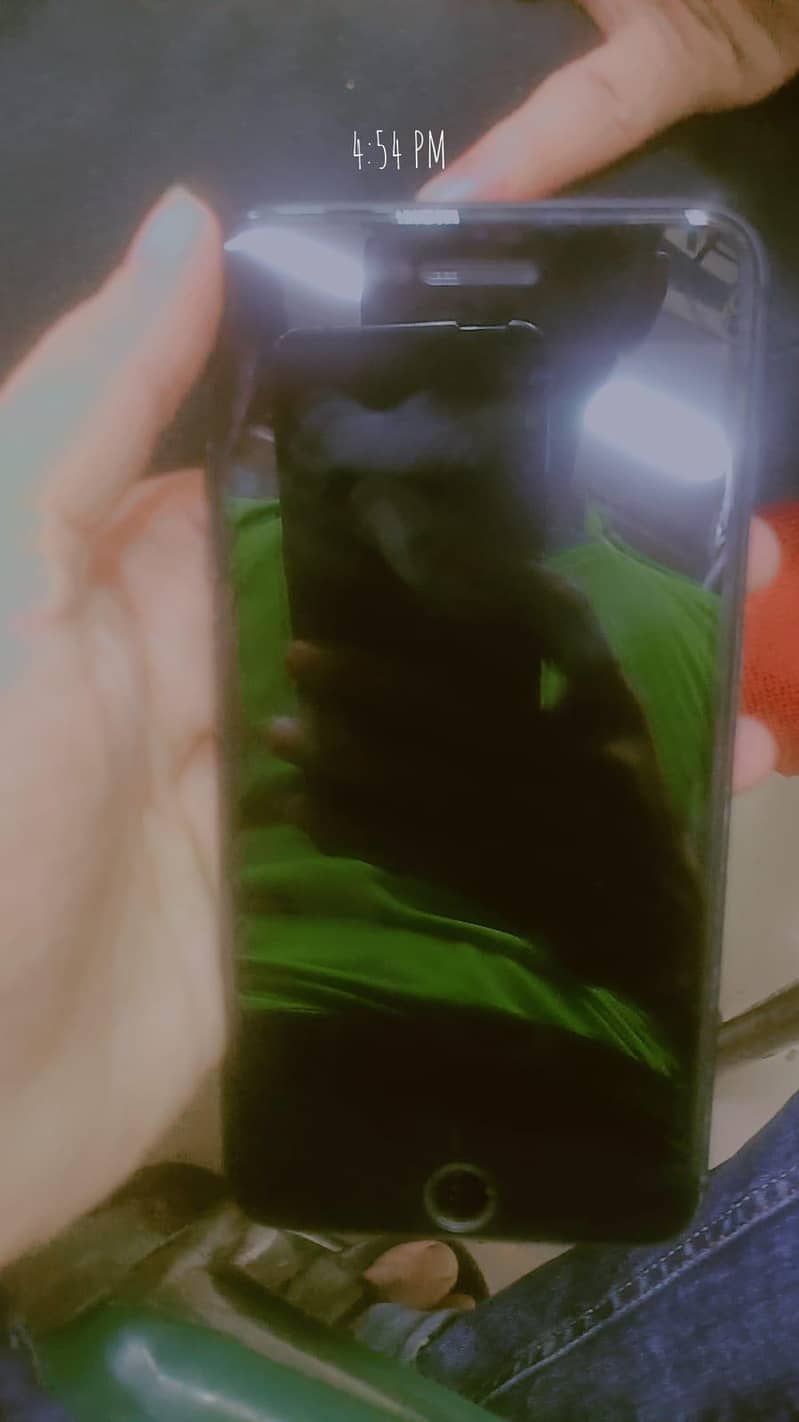 Apple iPhone 7 Plus 1