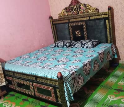 iron bed king size black and golden color