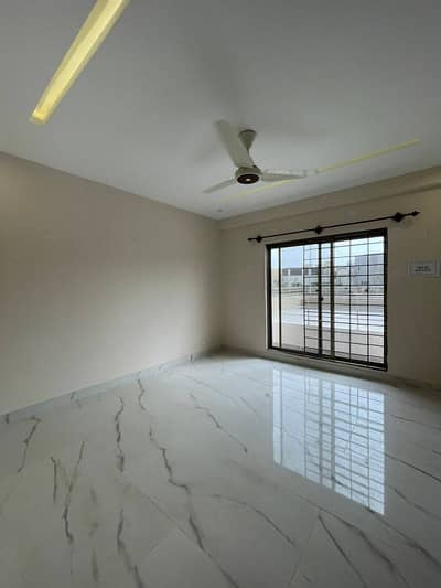 Prime Location Clifton - Block 2 1100 Square Feet Flat Up For sale