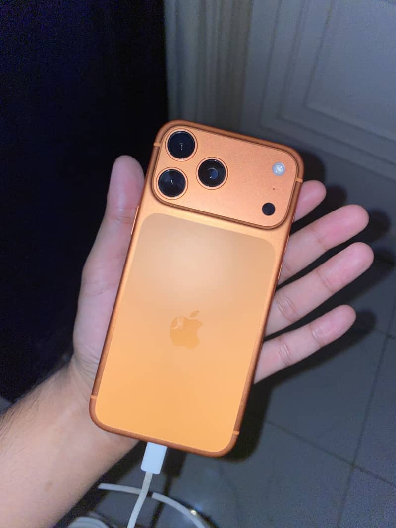 Apple iPhone 17 Pro Max 2