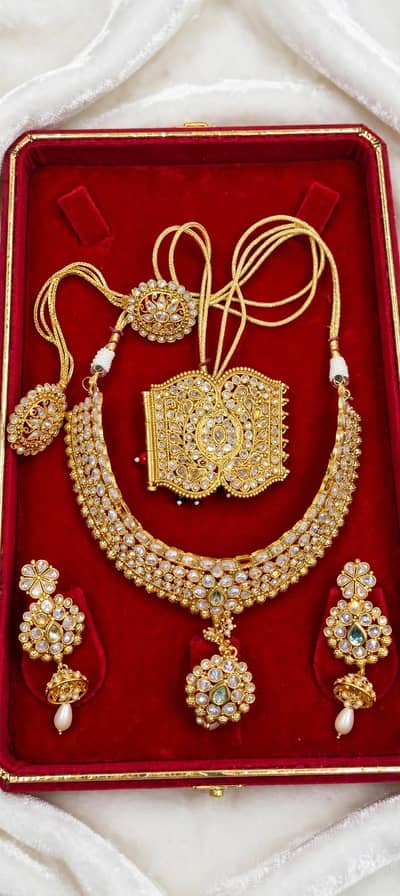 Bridal Kundan Choker Set with Earrings and Teeka - 10/10 Condition