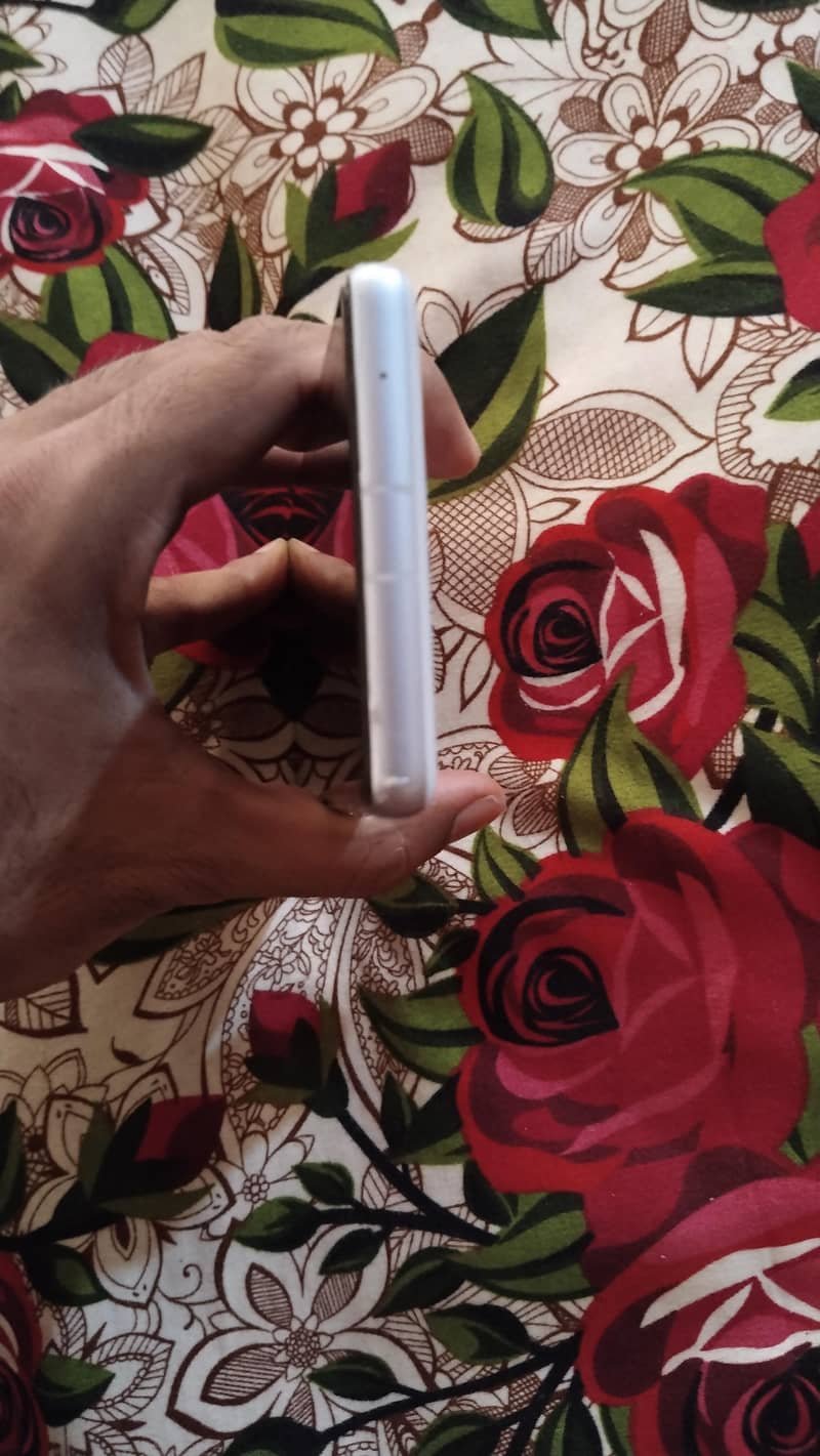 Google Pixel 7a 5