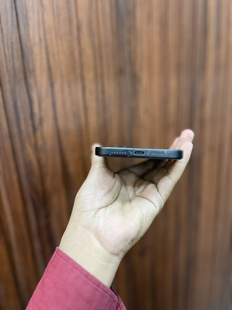 Apple iPhone 15 plus 2