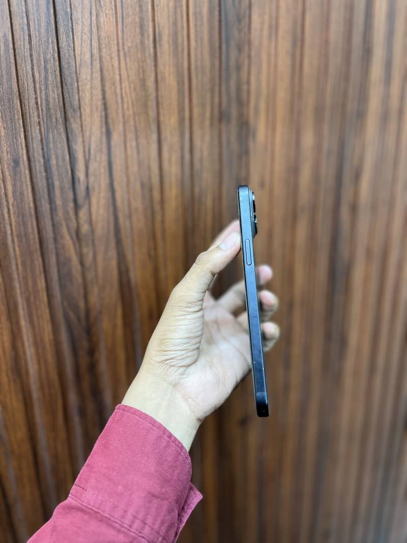Apple iPhone 15 plus 3