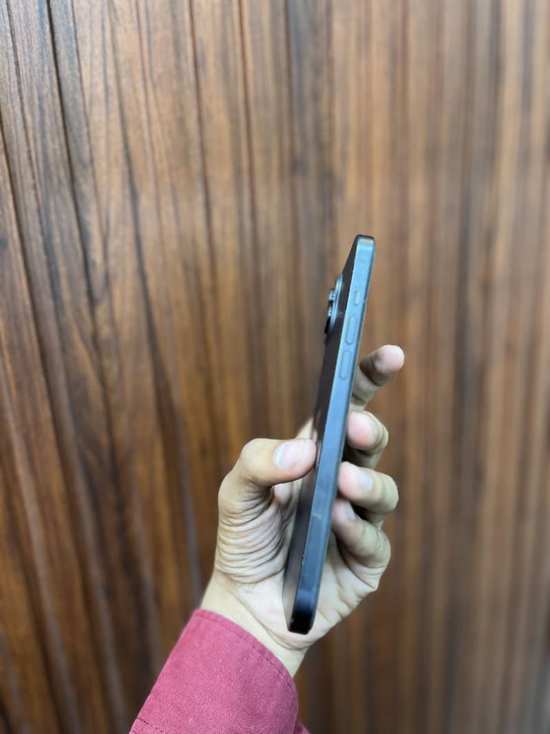 Apple iPhone 15 plus 4