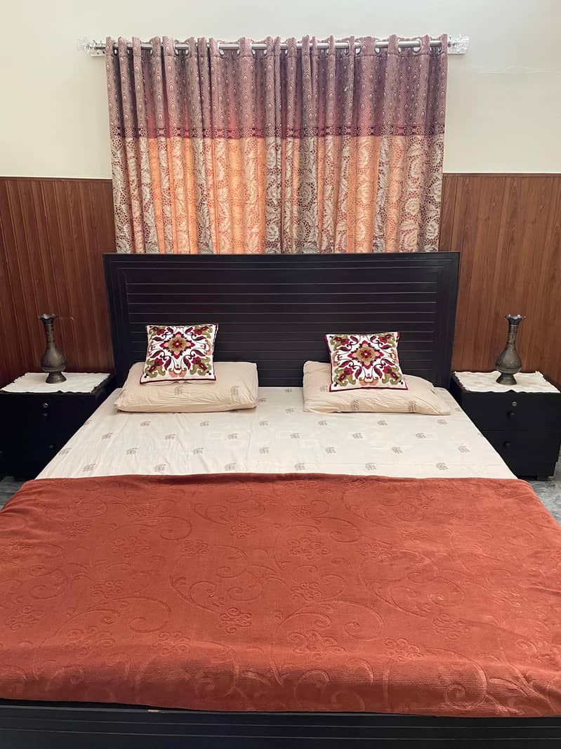 Bed set with side tables 1