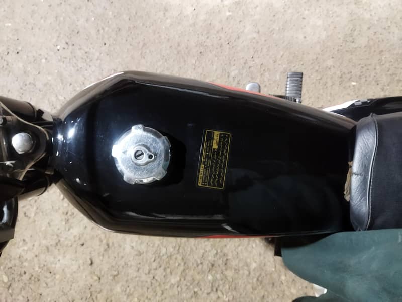 UD 125 unique 11