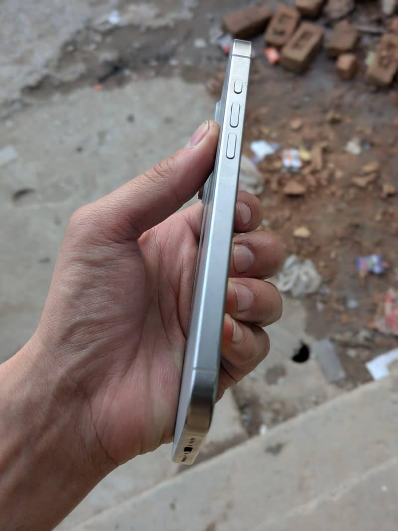 Apple iPhone 15 Pro Max 5