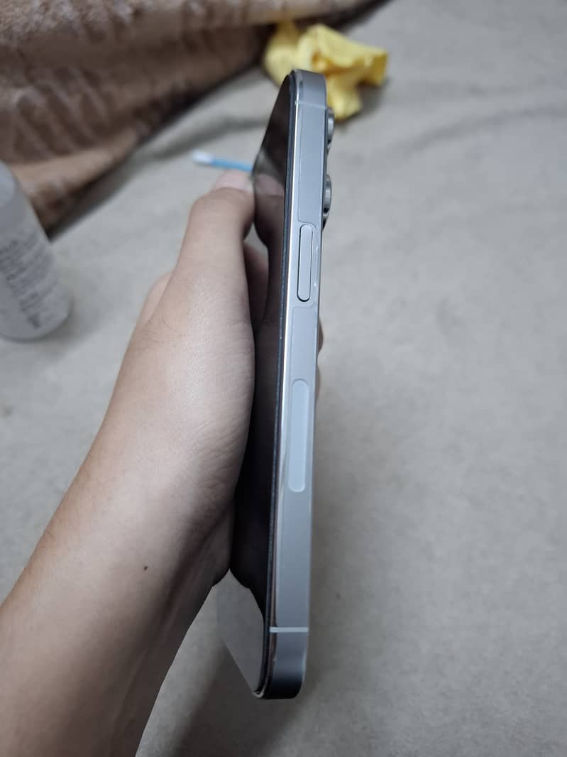 Apple iPhone 14 Pro 1
