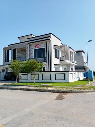 10 Marla brand new house available near Park misjed or commercial