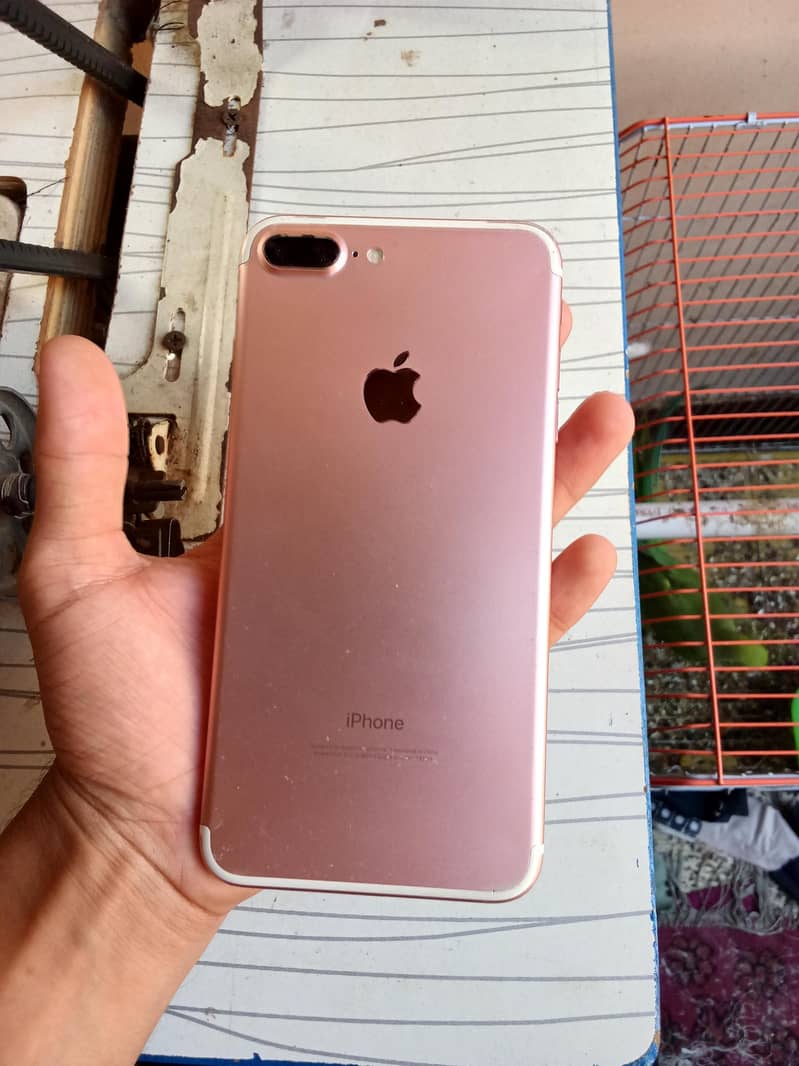 Apple iPhone 7 Plus 1