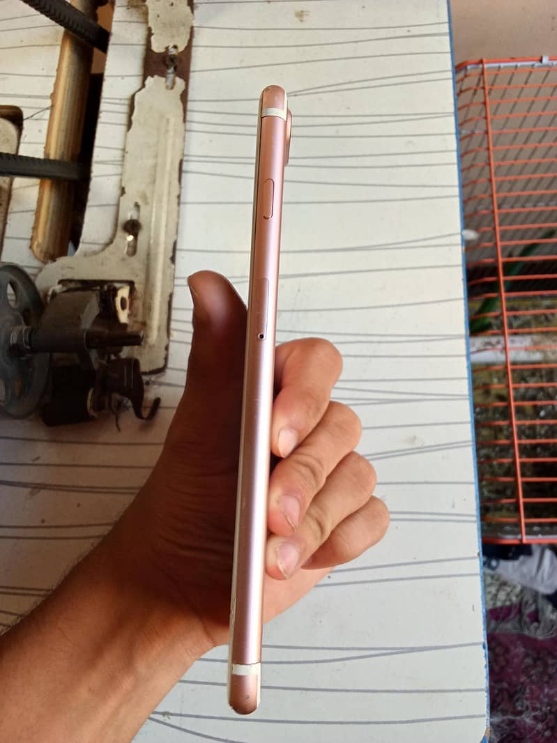 Apple iPhone 7 Plus 2