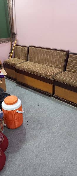 3pice hai urgent sale karna hai. 03199259601. contact