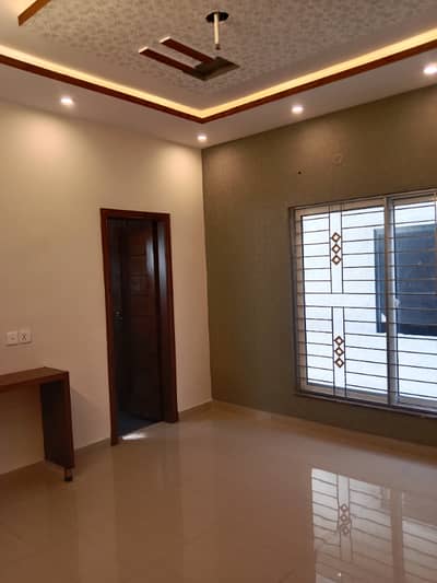 10 MARLA FULL HOUSE AVAILABLE FOR RENT IN DHA 11 RAHBER