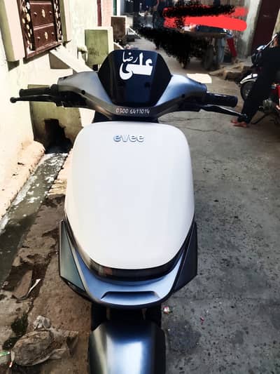 Electric scooter Evee s1  4 to 5 mounth use