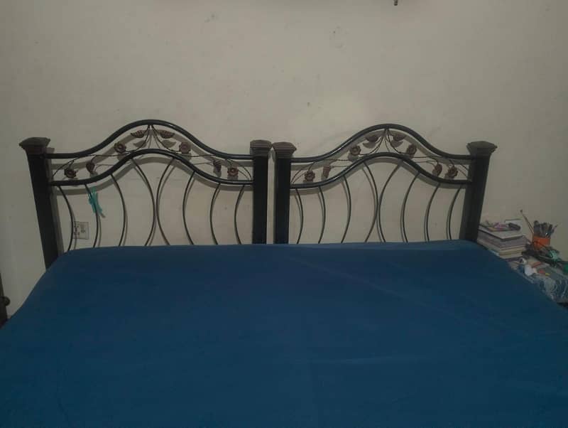 2 single beds 8