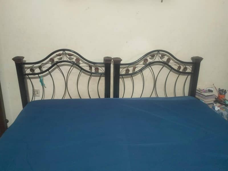 2 single beds 9