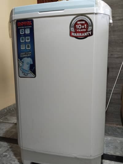 Dryer machine in 10 by 10 condition fully new all ok
