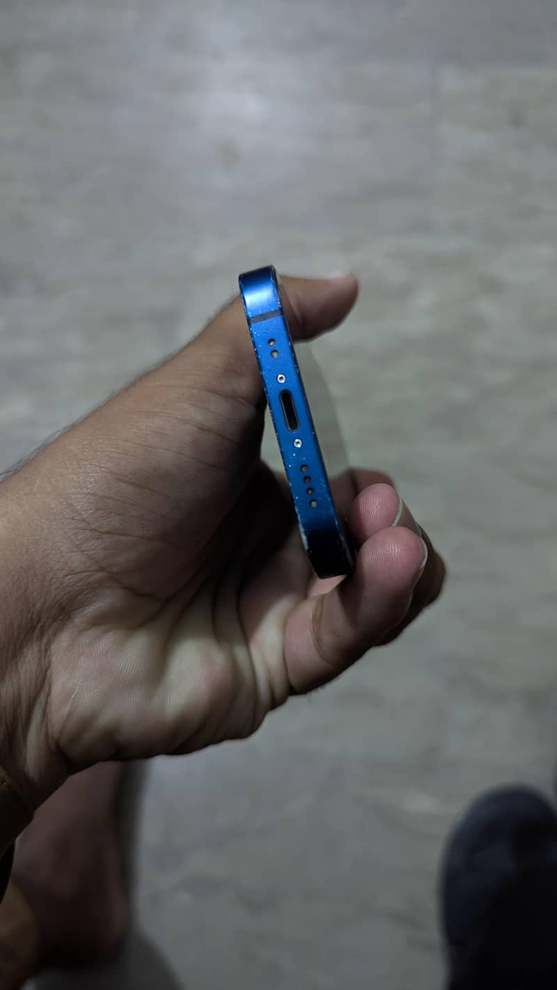 Apple iPhone 12 mini 4