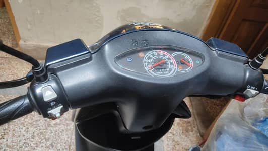New Asia EFI Petrol Scooty