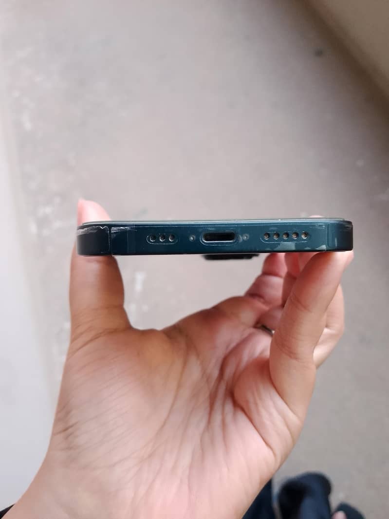 Apple iPhone 14 4