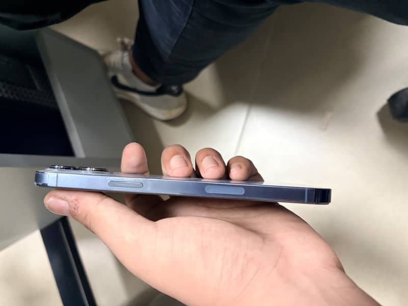 Apple iPhone 13 Pro Max 1