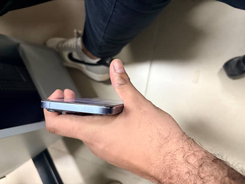 Apple iPhone 13 Pro Max 2