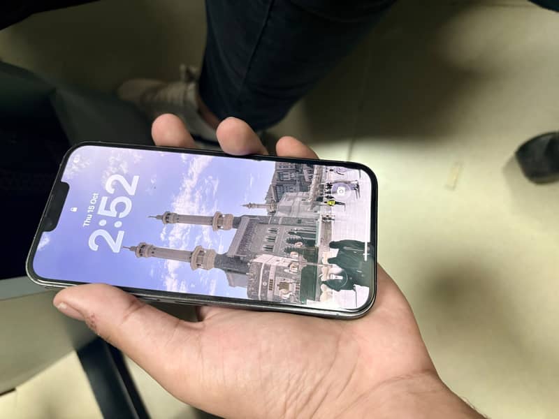 Apple iPhone 13 Pro Max 4