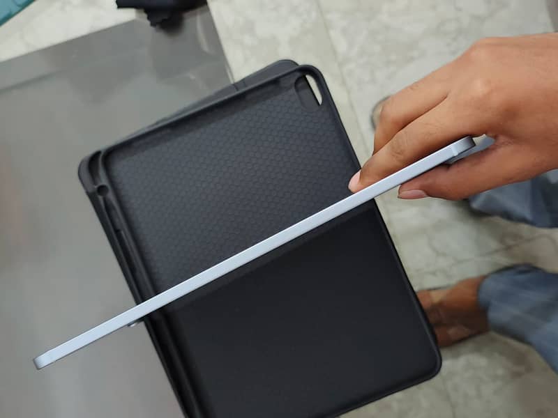Apple iPad 4th generation 7