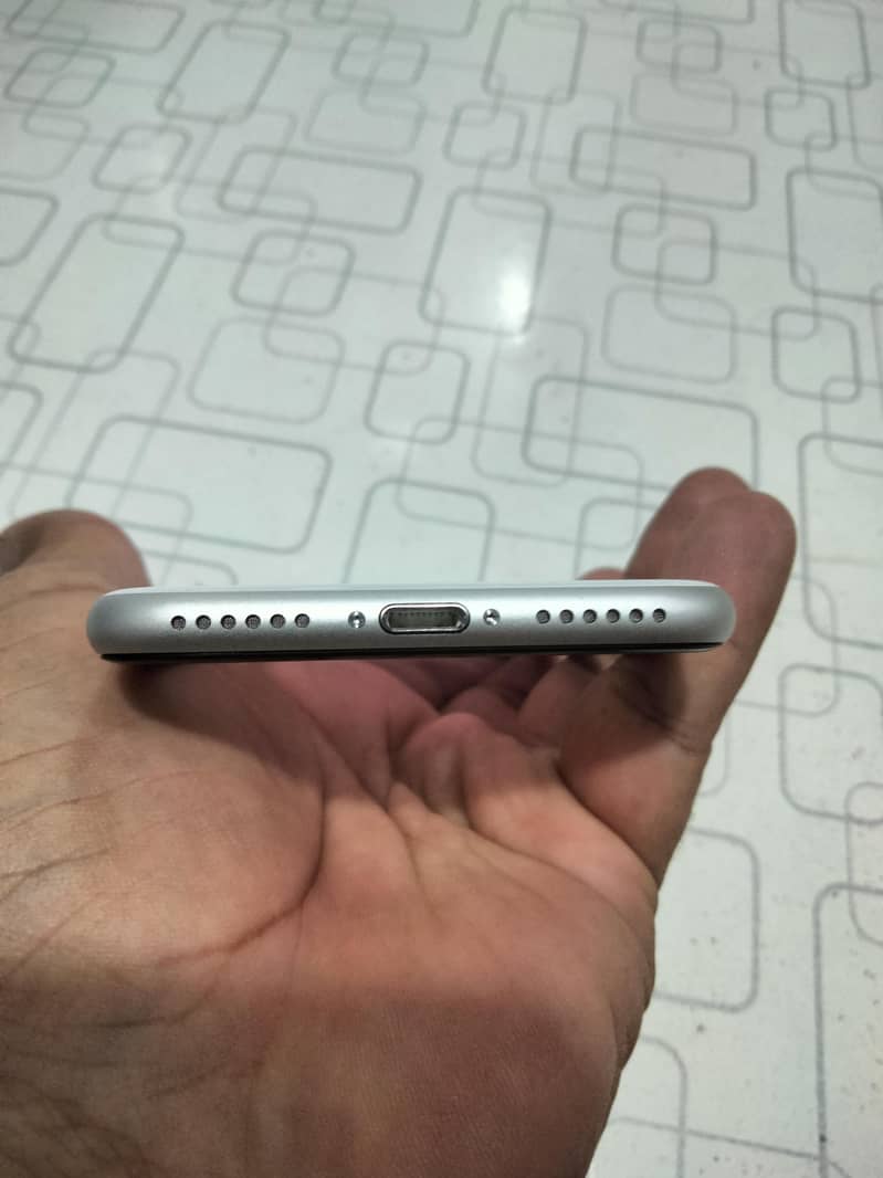Apple iPhone SE 3
