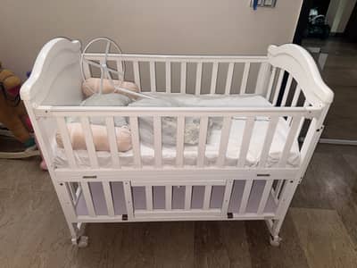 Preloved  Tinnies baby cot