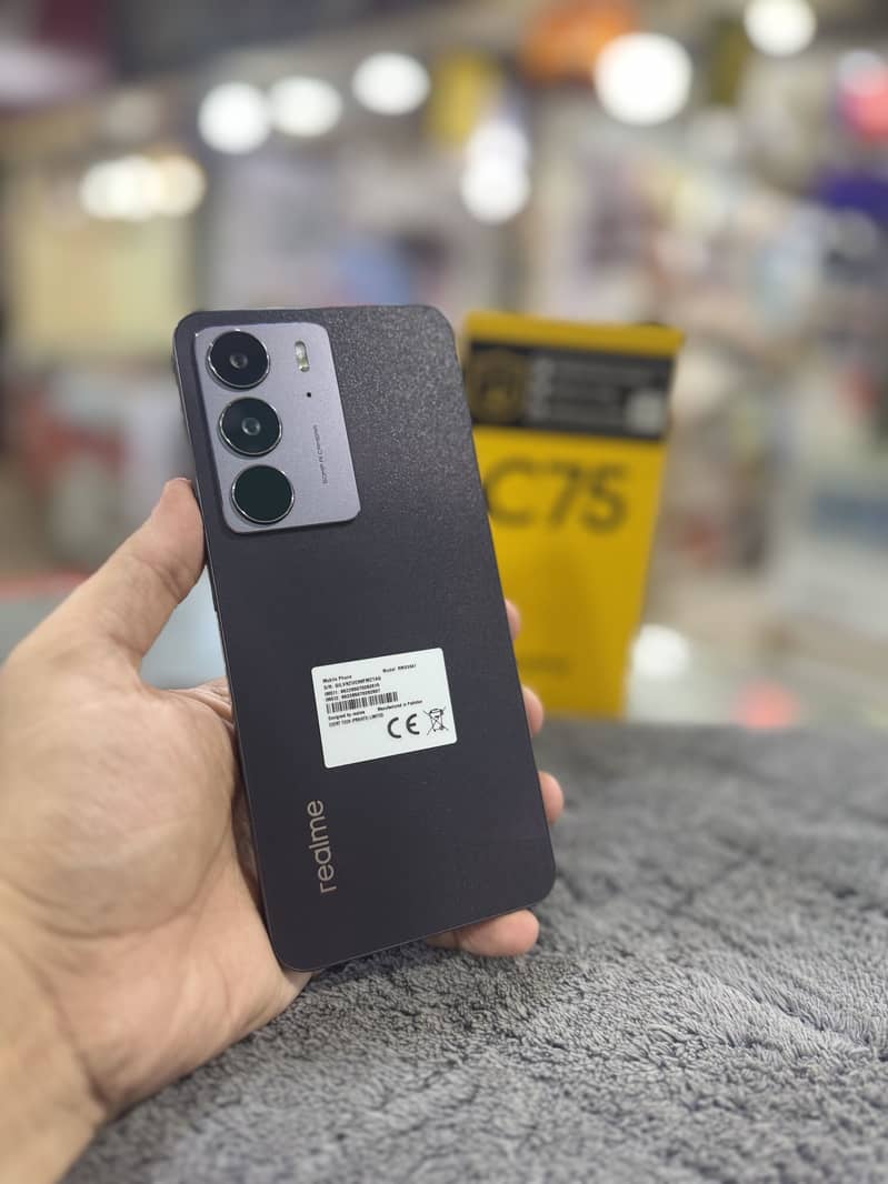 Realme C75 1